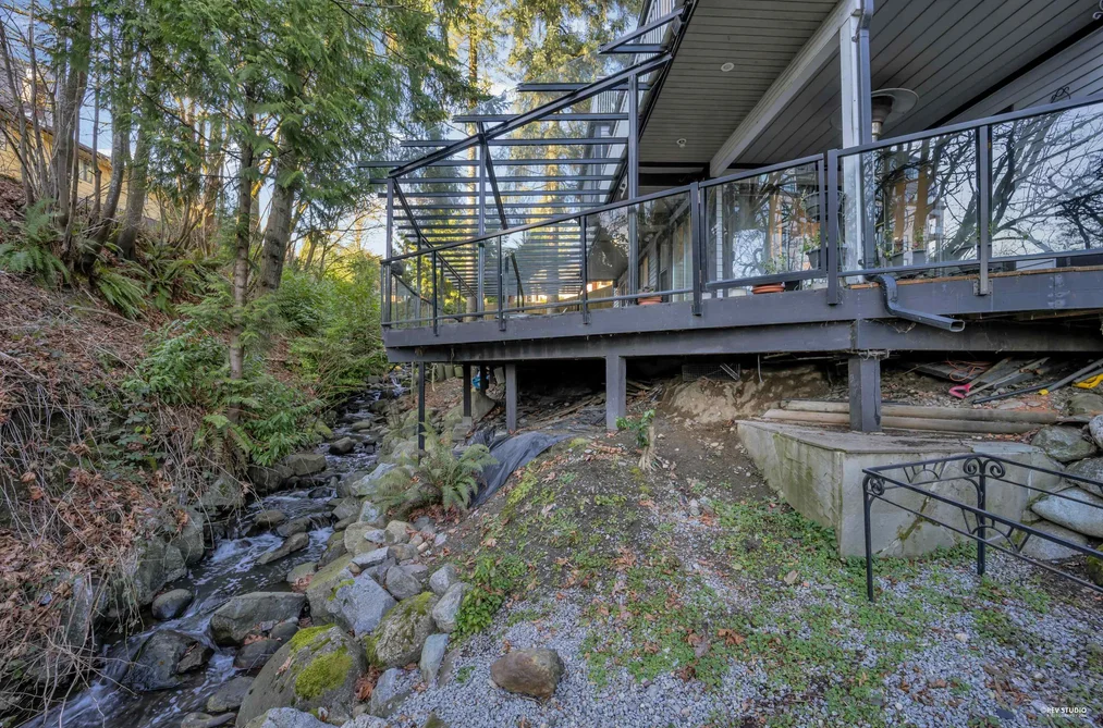 210 NELSON STREET, Coquitlam BC V3K 4M4, Coquitlam BC — Residential for Sale - Photo 3