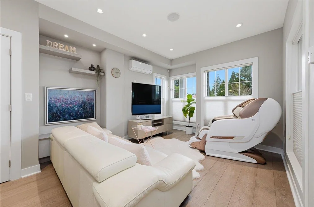 210 W 5TH STREET, North Vancouver BC V7M 1K1, North Vancouver BC — Residential for Sale - Photo 3