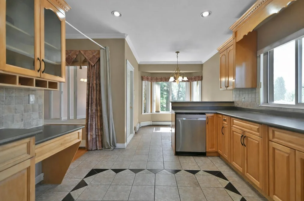 21008 BARKER AVENUE, Maple Ridge BC V2X 8R6, Maple Ridge BC — Residential for Sale - Photo 3