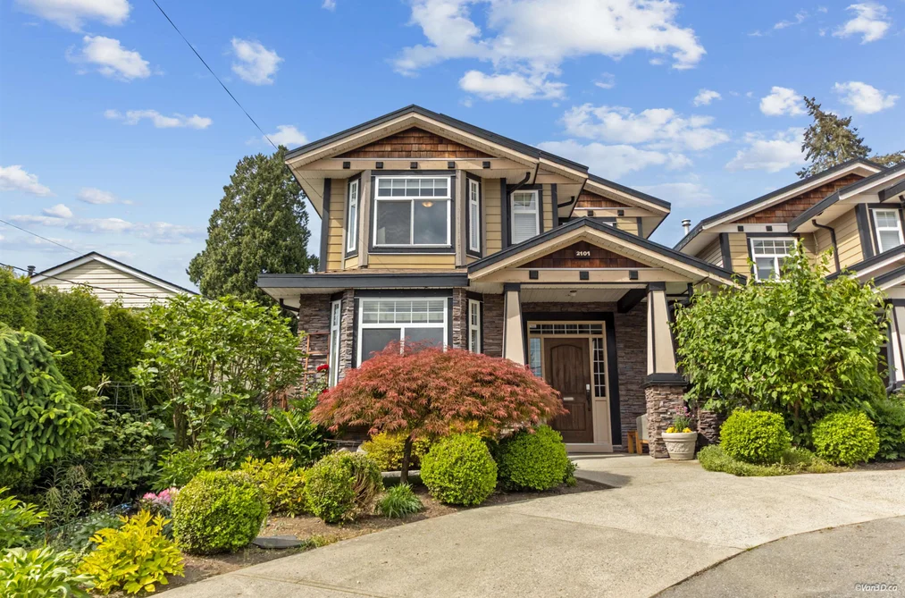 Half Duplex for sale at 2101 Lorraine Avenue Coquitlam British Columbia - MLS: R3123727