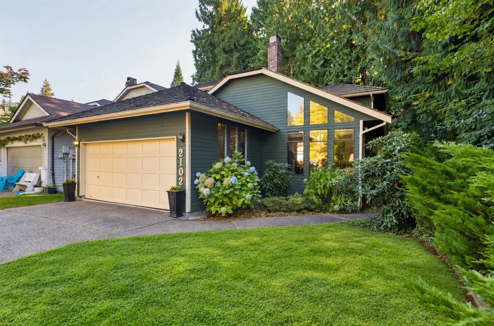 House for sale at 2102 Kirkstone Place North Vancouver British Columbia - MLS: R3168297
