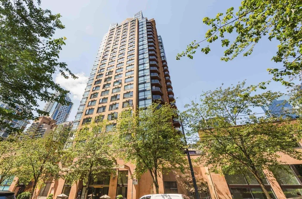 Condo for sale at 2103 1189 Howe Street Vancouver British Columbia - MLS: R3100666