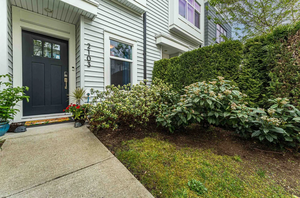 2103 18530 LAURENSEN PLACE, Surrey BC V4N 6R8, Surrey BC — Residential for Sale - Photo 2