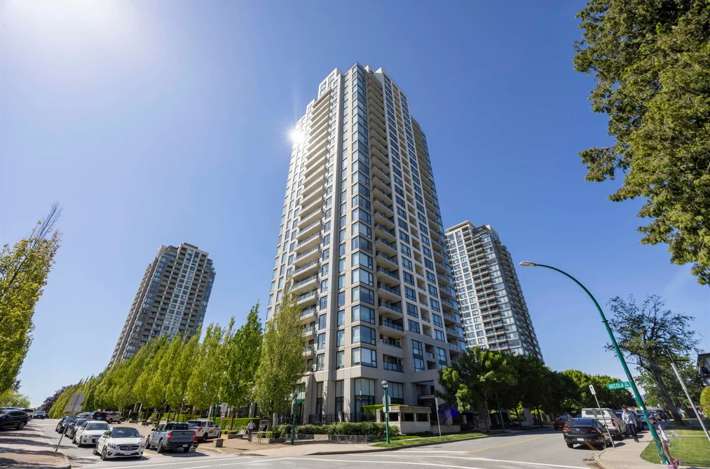 Condo for sale at 2103 7063 Hall Avenue Burnaby British Columbia - MLS: R3095850