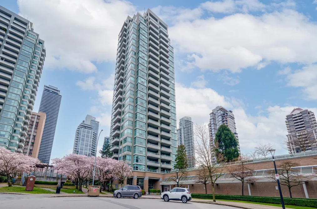 Condo for sale at 2105 4398 Buchanan Street Burnaby British Columbia - MLS: R3107816