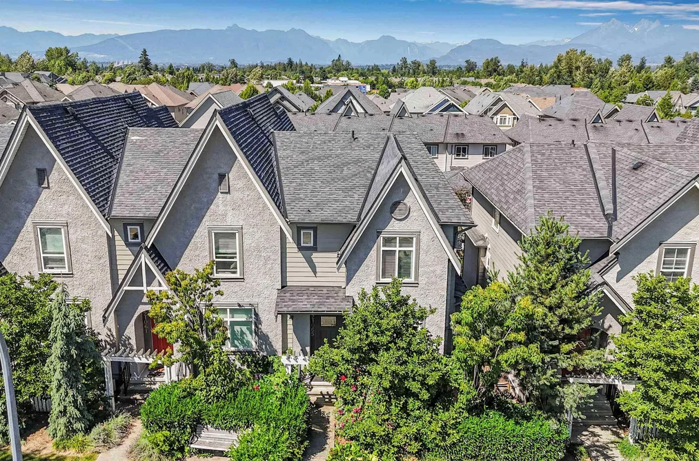 Row House (Non-Strata) for sale at 21065 80 Avenue Langley British Columbia - MLS: R3095633