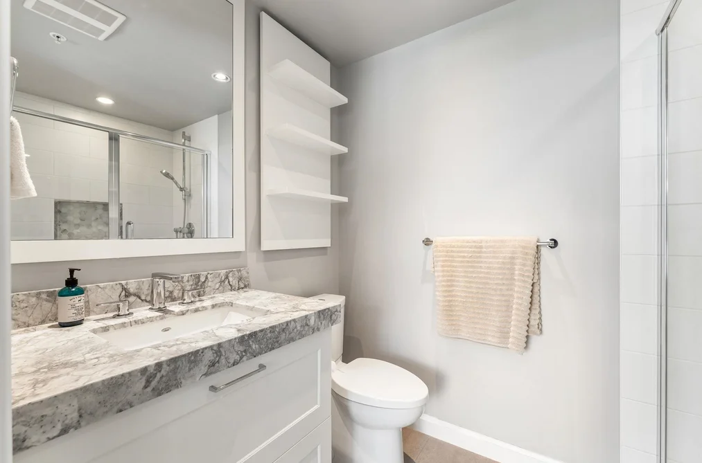 2107 520 COMO LAKE AVENUE, Coquitlam, BC — Residential for Sale — Photo 16 of 25