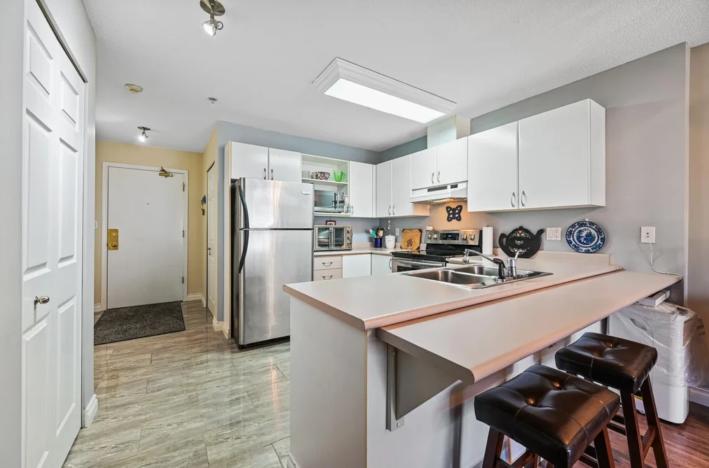 Condo for sale at 211 12160 80 Avenue Surrey British Columbia - MLS: R3158305