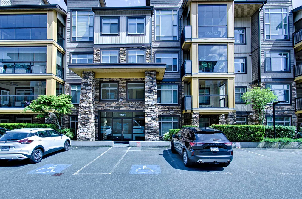 Condo for sale at 211 12655 190a Street Pitt Meadows British Columbia - MLS: R3125913
