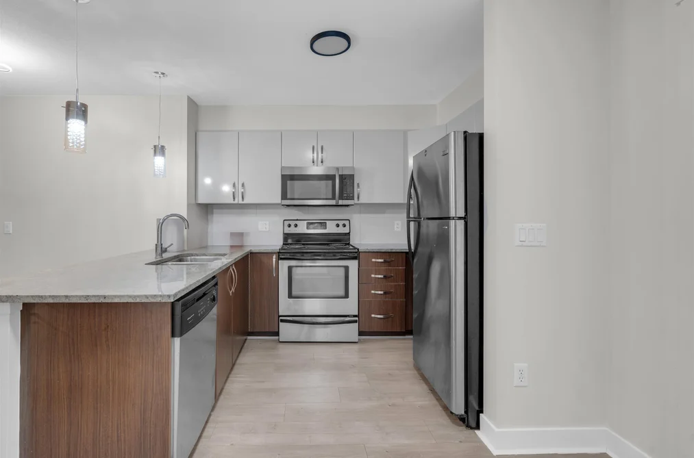 211 13555 GATEWAY DRIVE, Surrey BC V3T 0B5, Surrey BC — Residential for Sale - Photo 7
