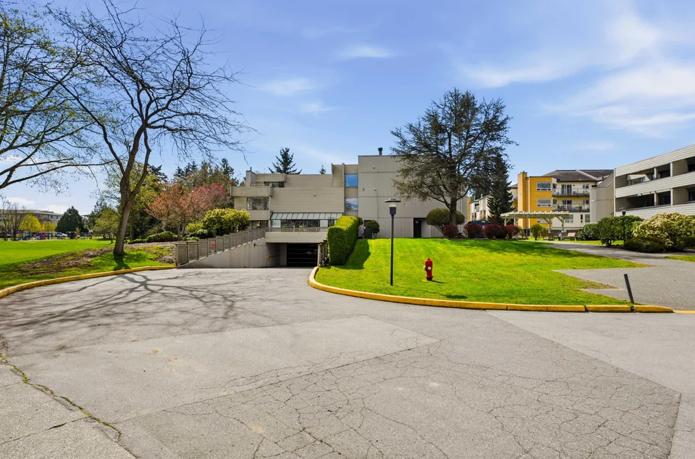 211 15282 19TH AVENUE, Surrey BC V4A 1X6, Surrey BC — Residential for Sale - Photo 2