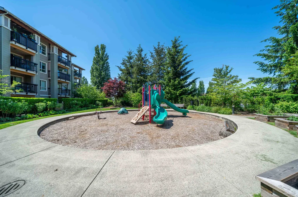 211 21009 56 AVENUE, Langley BC V3A 0C9, Langley BC — Residential for Sale - Photo 2