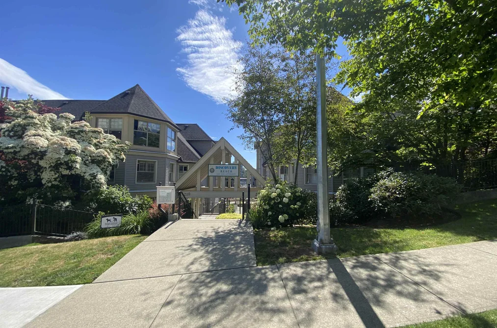 Condo for sale at 211 214 Eleventh Street New Westminster British Columbia - MLS: R3166457