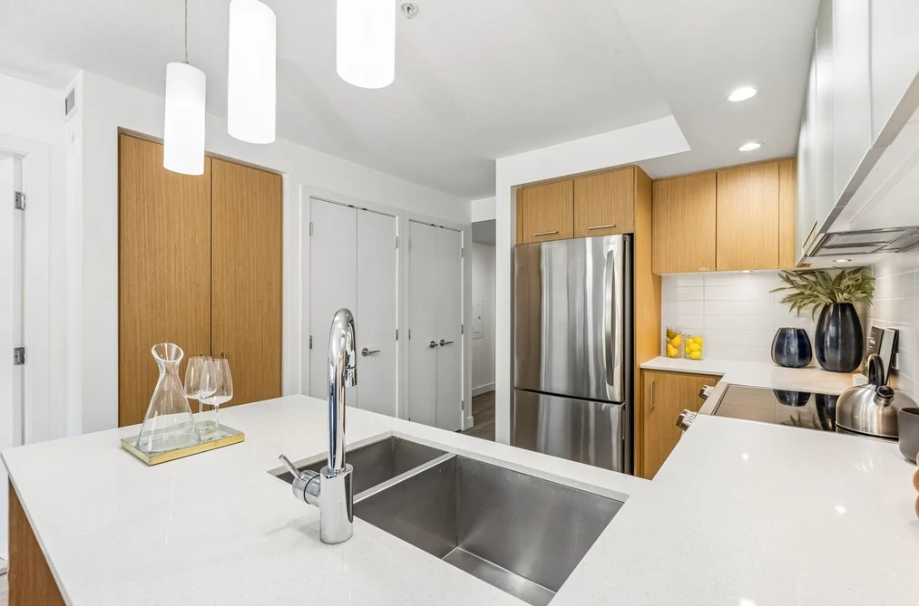 211 221 E 3RD STREET, North Vancouver BC V7L 0C1, North Vancouver BC — Residential for Sale - Photo 4