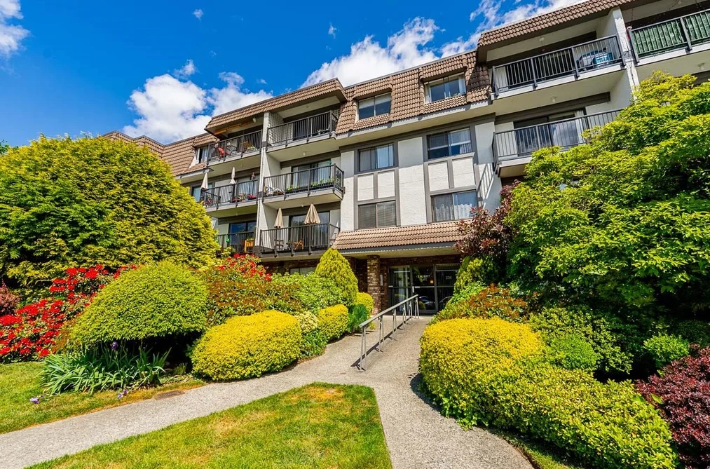 211 236 W 2ND STREET, North Vancouver BC V7M 1C6, North Vancouver BC — Residential for Sale - Photo 2