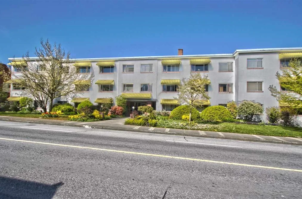 Condo for sale at 211 2469 Cornwall Avenue Vancouver British Columbia - MLS: R3147645