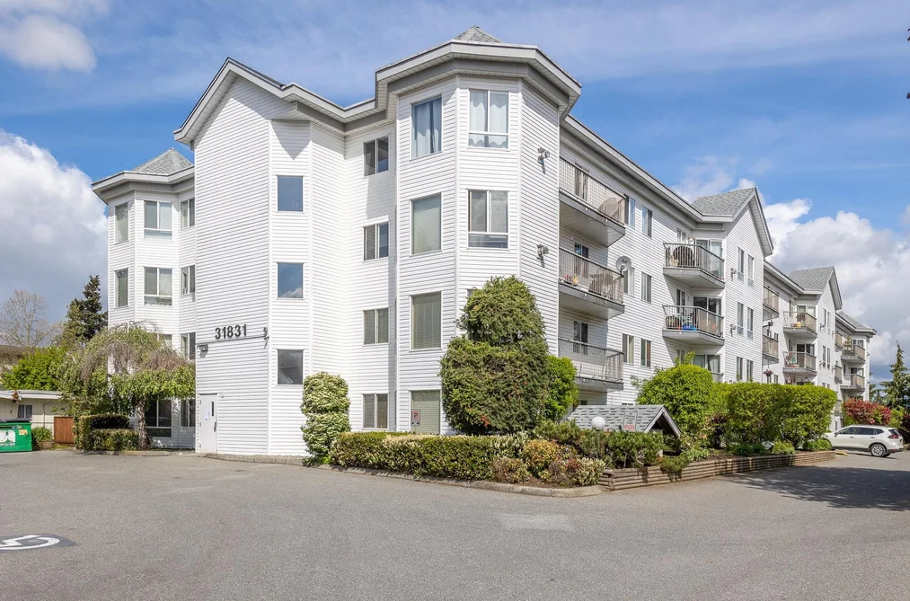 Condo for sale at 211 31831 Peardonville Road Abbotsford British Columbia - MLS: R3113882