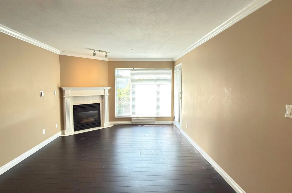 Condo for sale at 211 32085 George Ferguson Way Abbotsford British Columbia - MLS: R3153195