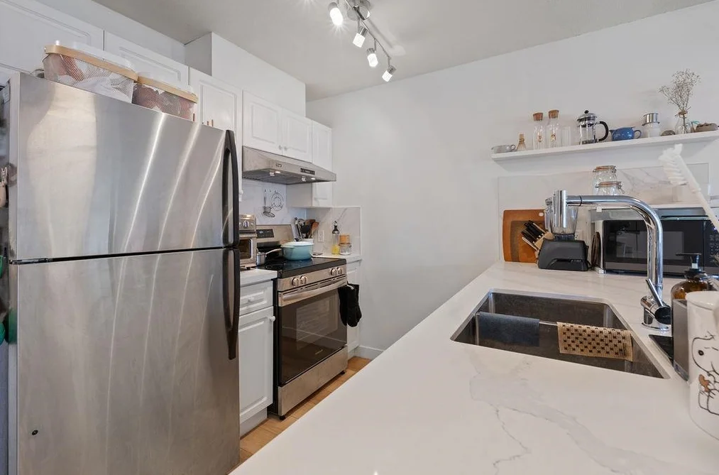 211 3628 RAE AVENUE, Vancouver BC V5R 2P5, Vancouver BC — Residential for Sale — Photo 3 of 38
