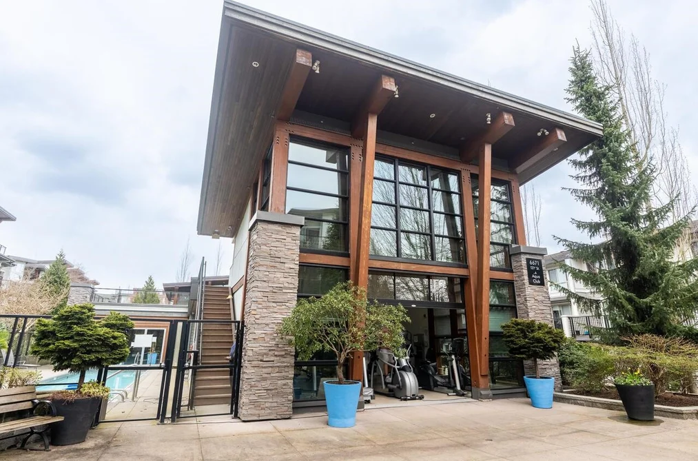 Condo for sale at 211 6688 120 Street Surrey British Columbia - MLS: R3050547