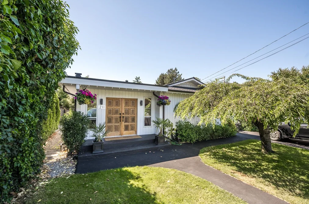House for sale at 211 67 Street Delta British Columbia - MLS: R3165319