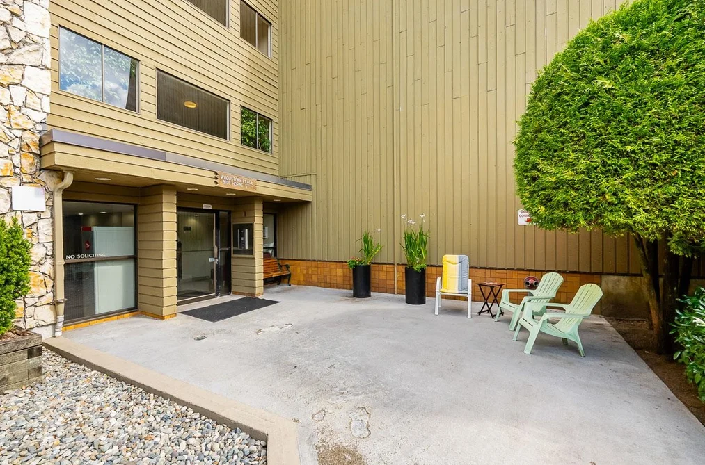 Condo for sale at 211 9101 Horne Street Burnaby British Columbia - MLS: R3153093