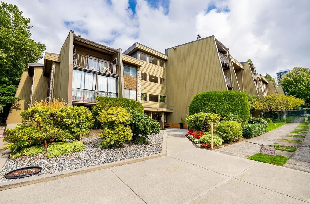 Condo for sale at 211 9101 Horne Street Burnaby British Columbia - MLS: R3153093