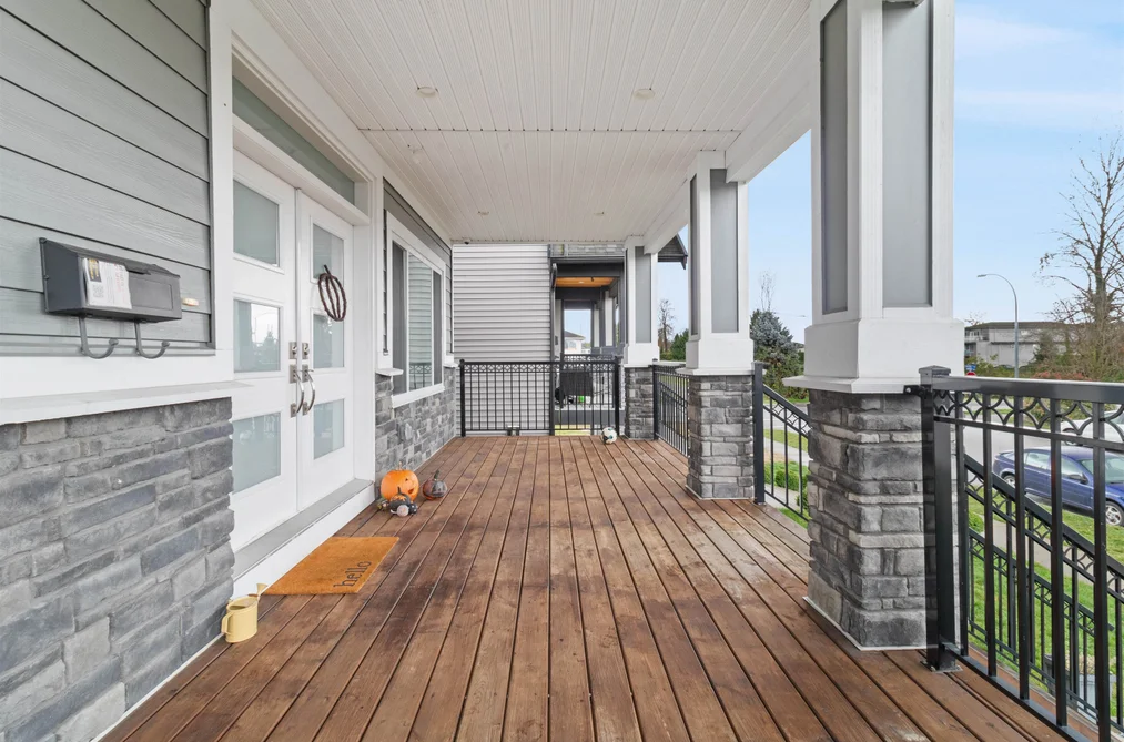 211 HAMPTON STREET, New Westminster BC V3M 0K2, New Westminster BC — Residential for Sale - Photo 2