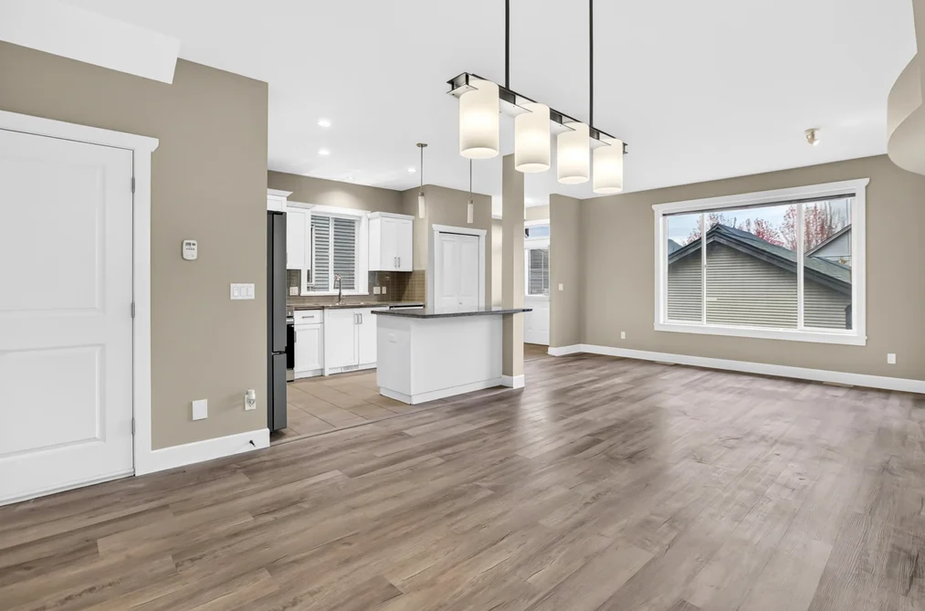 21117 79A Avenue, Langley, BC - House for Sale - Photo 3 of 39 21117 79A Avenue, Langley, BC - House for Sale - Photo 3 of 39