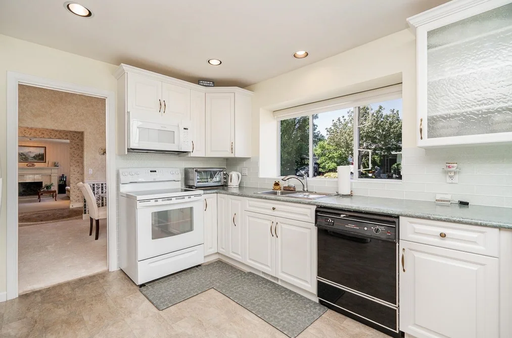 2112 124 STREET, Surrey BC V4A 3M5, Surrey BC — Residential for Sale — Photo 9 of 36
