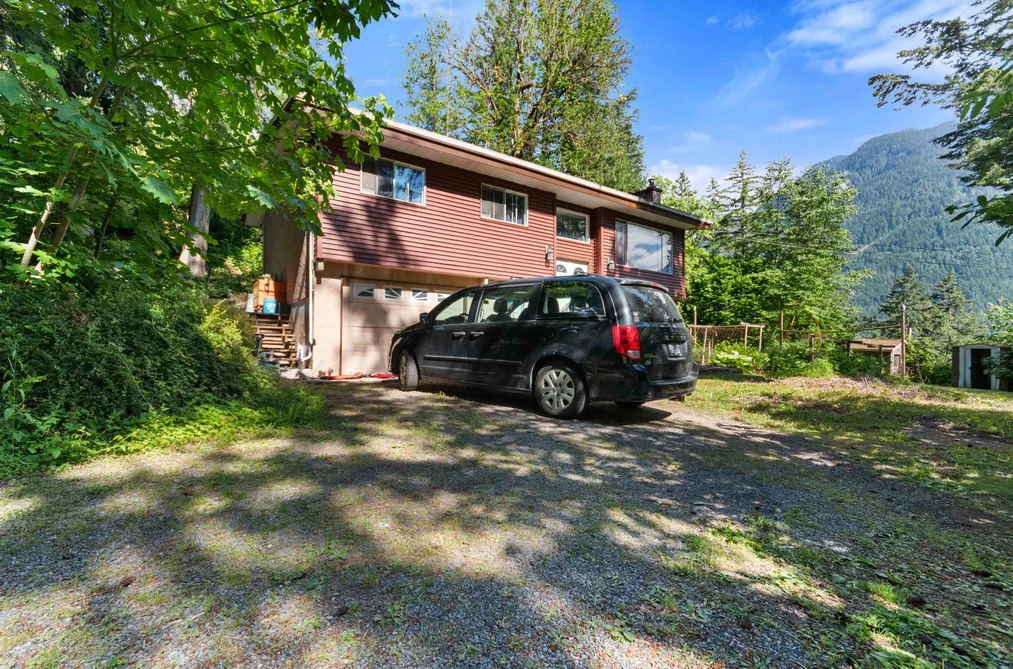 21128 LANDSTROM ROAD, Hope BC V0X 1L3, Hope BC — Residential for Sale - Photo 2