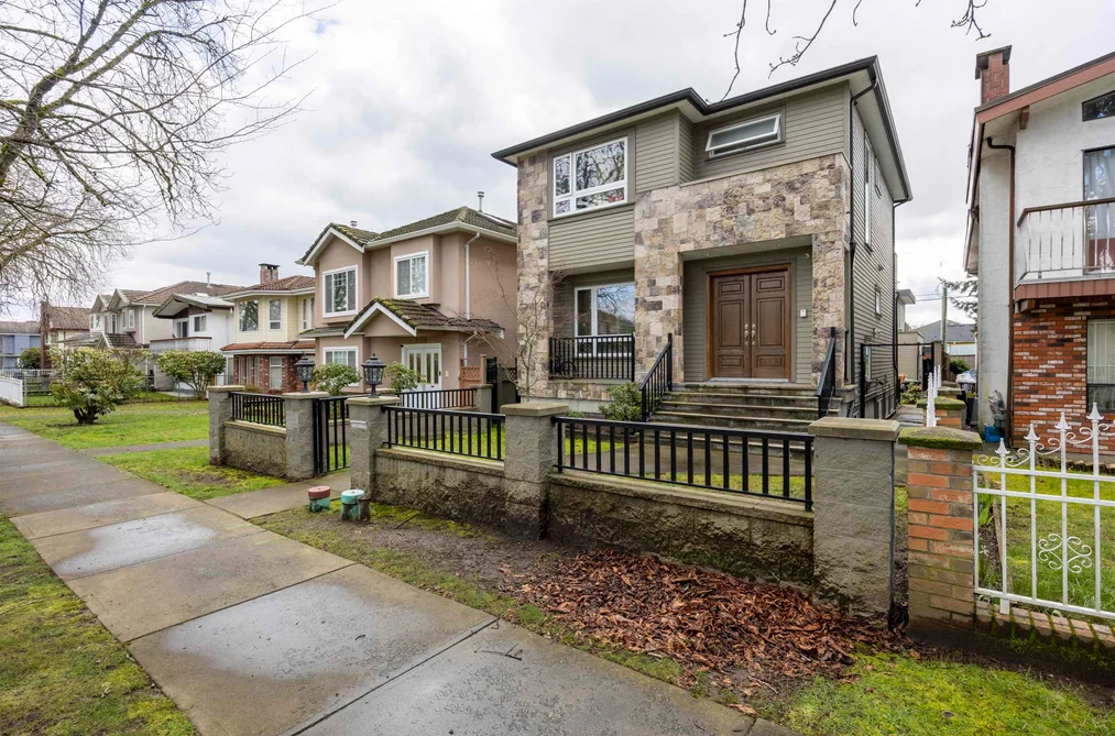 2118 WAVERLEY AVENUE, Vancouver BC V5P 1R5, Vancouver BC — Residential for Sale - Photo 2