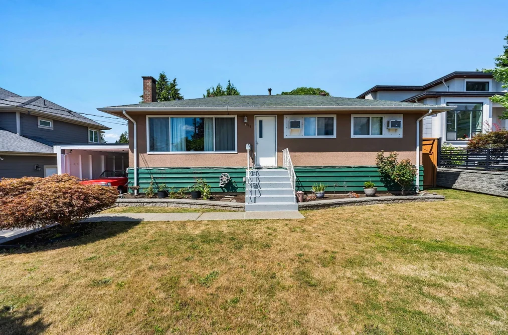 House for sale at 2119 Monterey Avenue Coquitlam British Columbia - MLS: R3145325