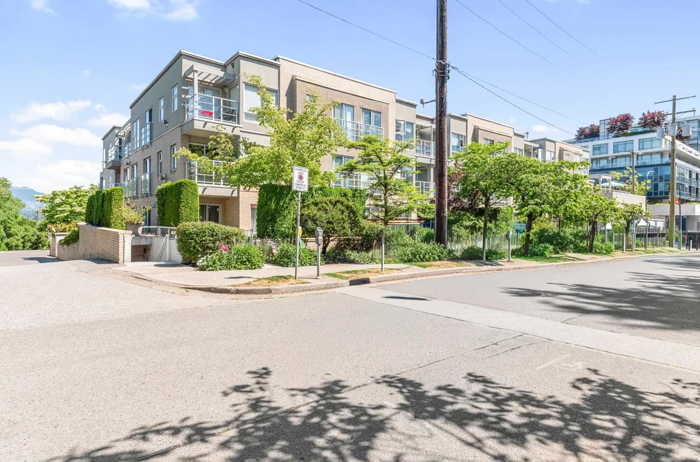 Condo for sale at 211a 1823 W 7th Avenue Vancouver British Columbia - MLS: R3137193