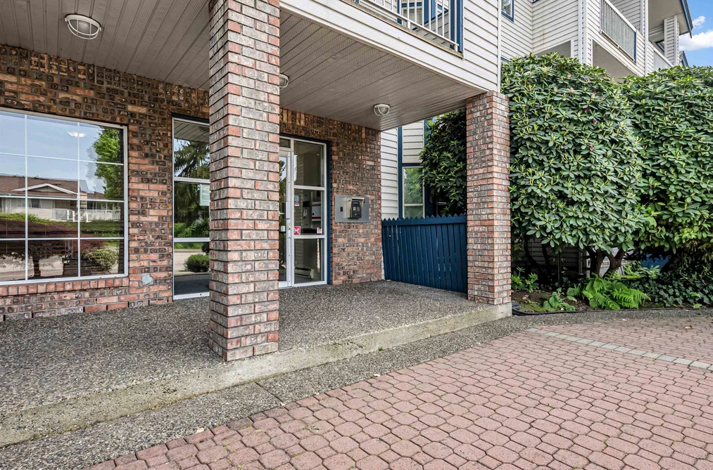 212 13918 72 AVENUE, Surrey BC V3W 0T4, Surrey BC — Residential for Sale - Photo 2