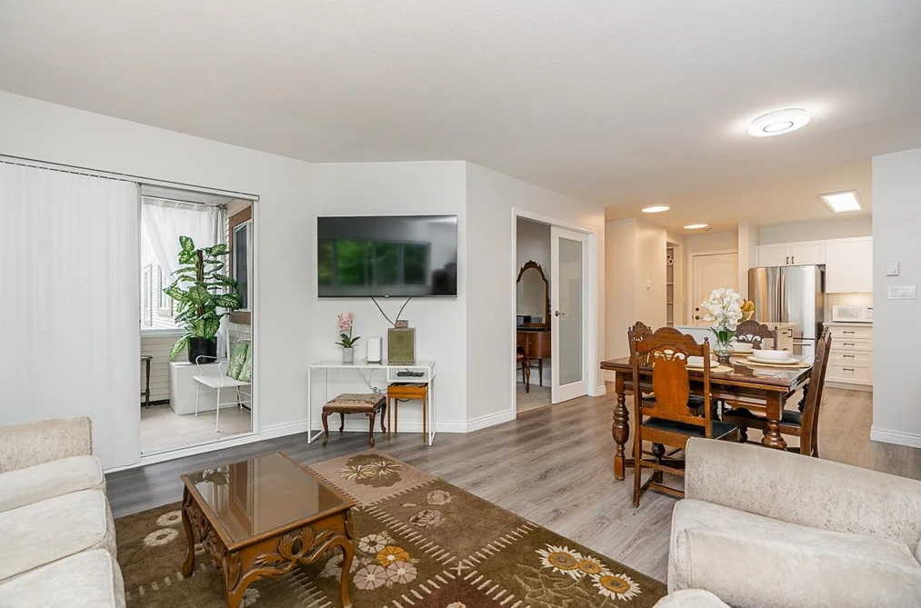 212 15991 THRIFT AVENUE, White Rock BC V4B 2M9, White Rock BC — Residential for Sale - Photo 2