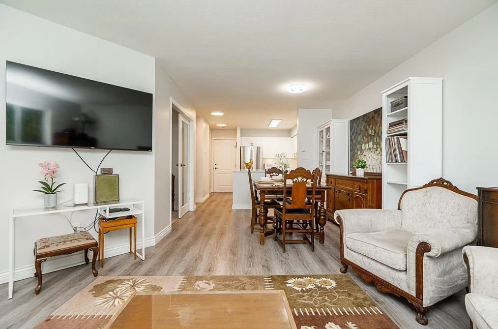 212 15991 THRIFT AVENUE, White Rock BC V4B 2M9, White Rock BC — Residential for Sale - Photo 3