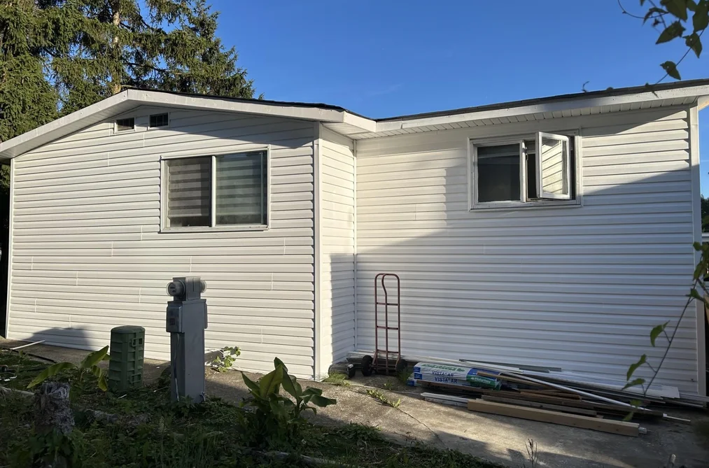 212 201 CAYER STREET, Coquitlam BC V3K 5A9, Coquitlam BC — Residential for Sale - Photo 2