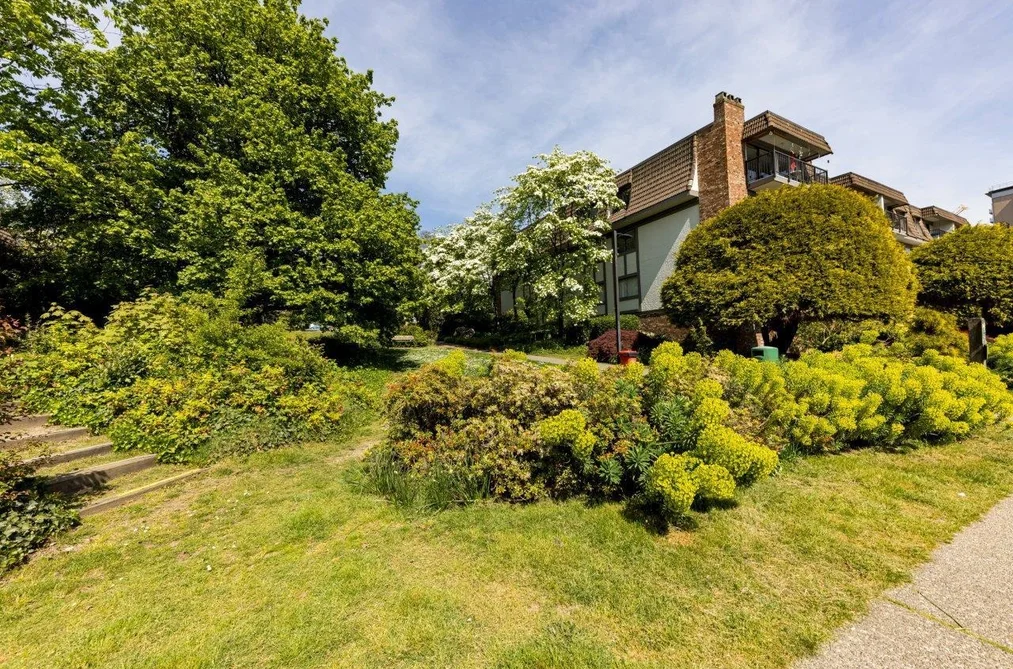 212 236 W 2ND STREET, North Vancouver BC V7M 1C6, North Vancouver BC — Residential for Sale - Photo 3