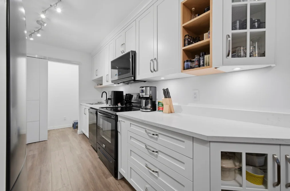 Condo for sale at 212 2620 Fromme Road North Vancouver British Columbia - MLS: R3075661