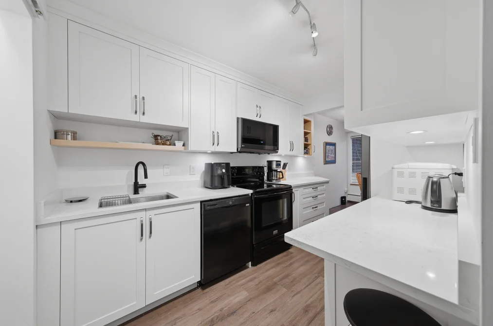 212 2620 FROMME ROAD, North Vancouver BC V7J 2R3, North Vancouver BC — Residential for Sale - Photo 2