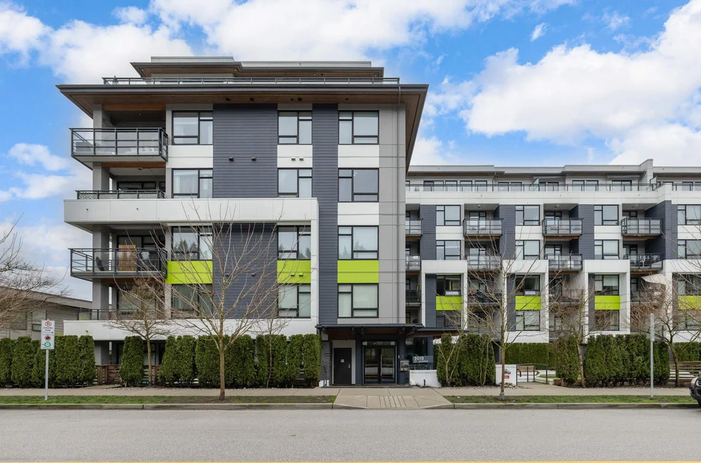 Condo for sale at 212 3018 St George Street Port Moody British Columbia - MLS: R3103500