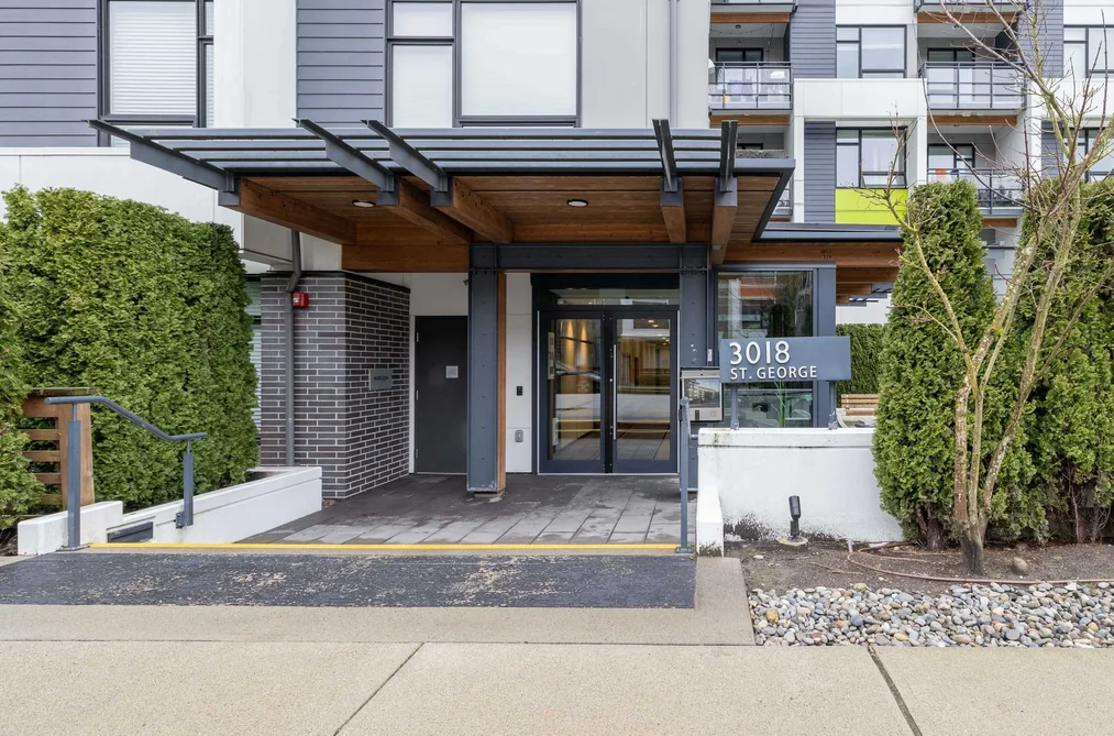 212 3018 ST GEORGE STREET, Port Moody BC V3H 2H7, Port Moody BC — Residential for Sale - Photo 2