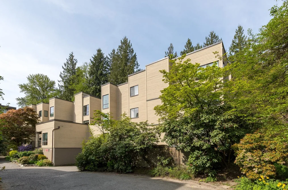 Condo for sale at 212 3275 Mountain Highway North Vancouver British Columbia - MLS: R3120591