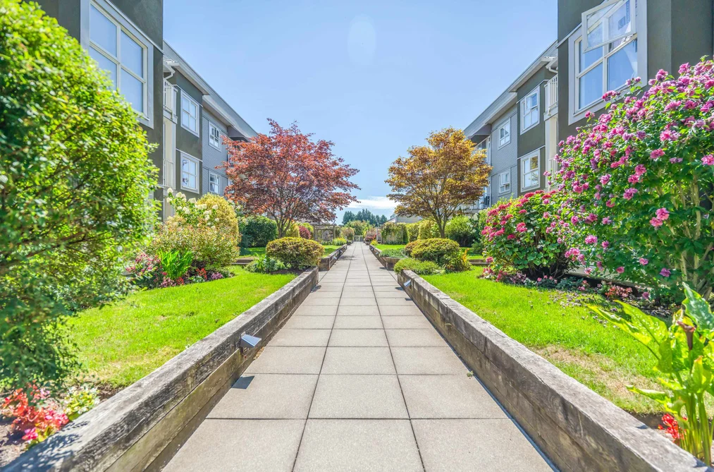 Condo for sale at 212 4738 53 Street Delta British Columbia - MLS: R3156086