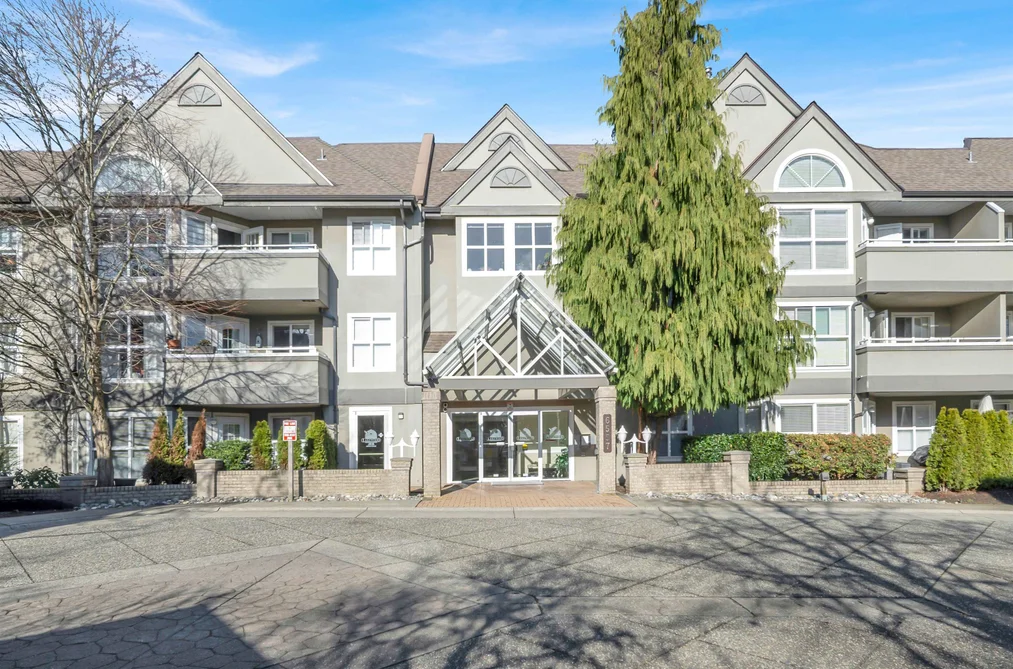 Condo for sale at 212 6557 121 Street Surrey British Columbia - MLS: R3108855