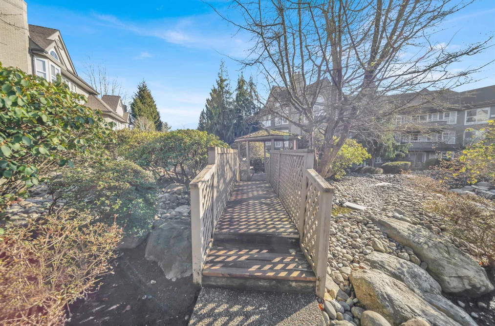 212 6557 121 STREET, Surrey BC V3W 1E7, Surrey BC — Residential for Sale - Photo 2