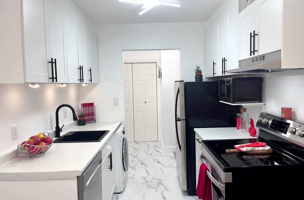 Condo for sale at Unknown North Vancouver British Columbia - MLS: R3115675