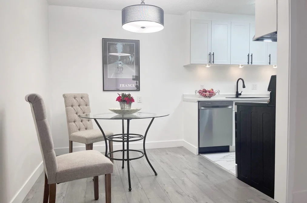 Unknown, North Vancouver BC — Residential for Sale - Photo 2