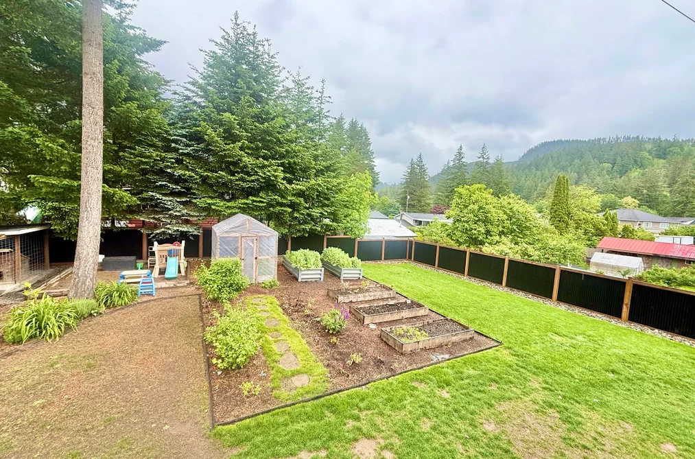21224 MOUNTVIEW CRESCENT, Hope BC V0X 1L1, Hope BC — Residential for Sale - Photo 2
